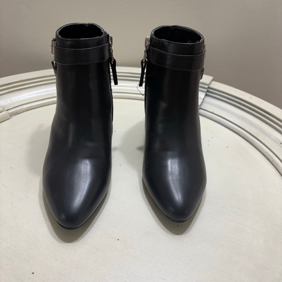 Chaps Black Ankle Boots & Booties Size 6 - Picture 4 of 8